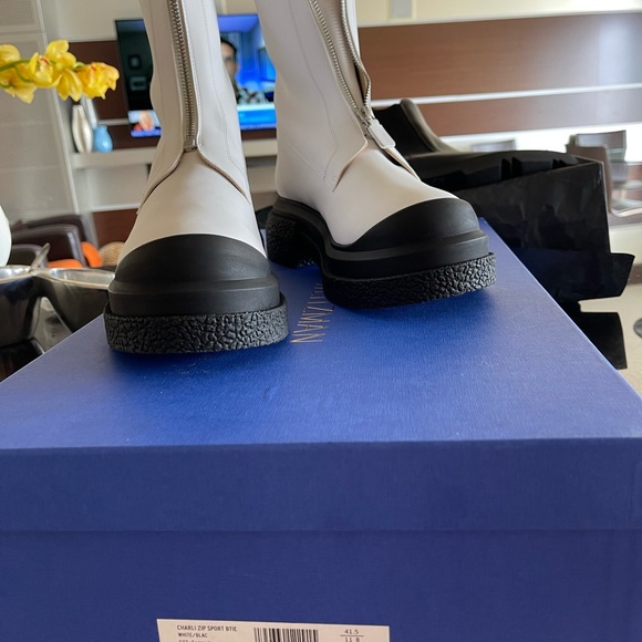 STUART WEITZMAN WHITE/BLK SHORT BOOTS💝HP - Picture 7 of 9